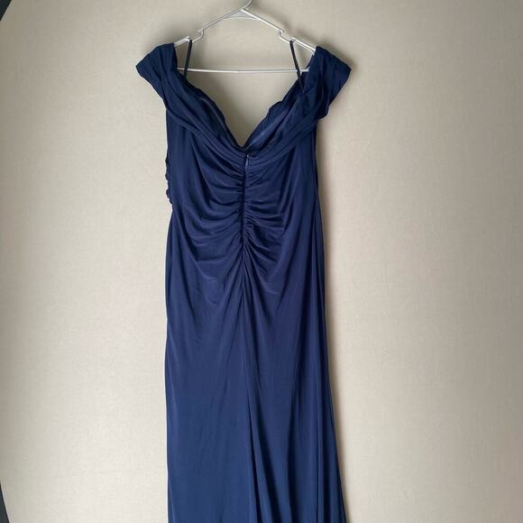 La Femme sz 16 navy blue‎ off shoulder gown NWT - Picture 13 of 13